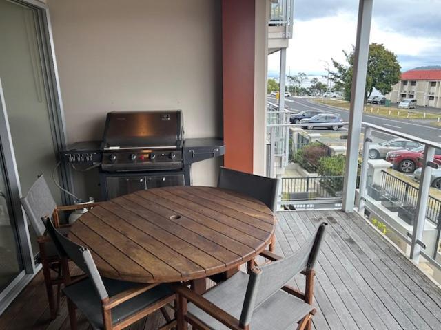 Taupo Vista - Taupo Apartment Bagian luar foto