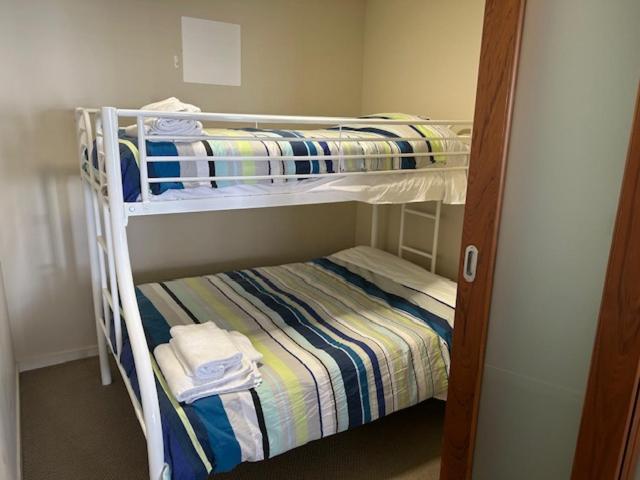 Taupo Vista - Taupo Apartment Bagian luar foto